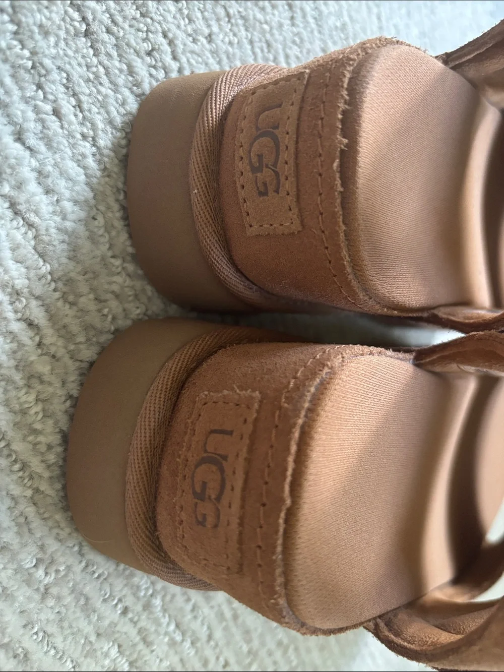 UGG® Goldenstar Platform Sandal CHESTNUT size 8